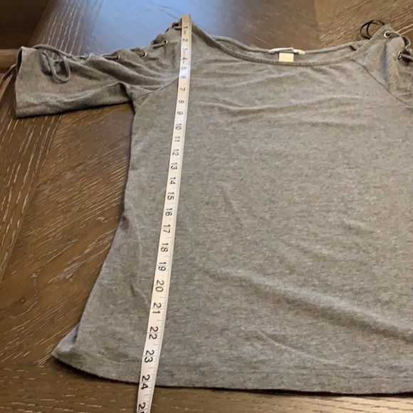 COPY - H&M gray top - Picture 16 of 17